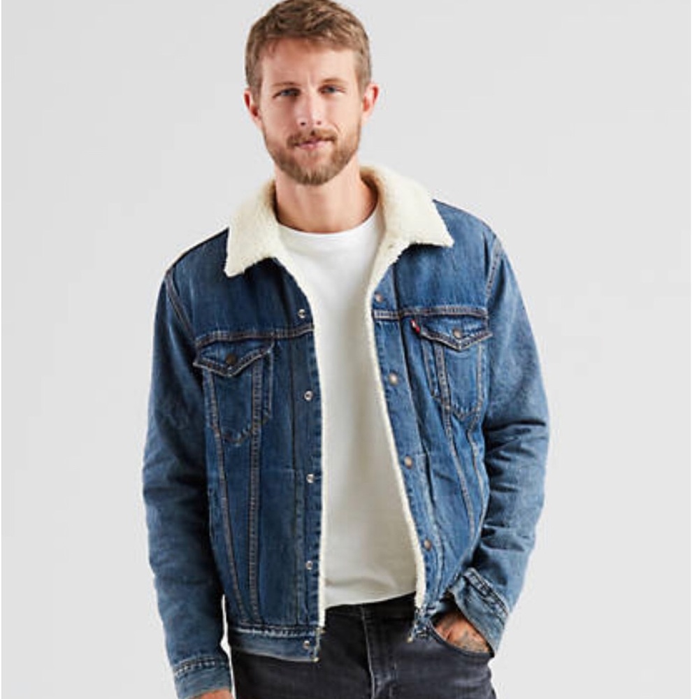 Men’s Levi’s Sherpa Trucker Jacket (Medium)
